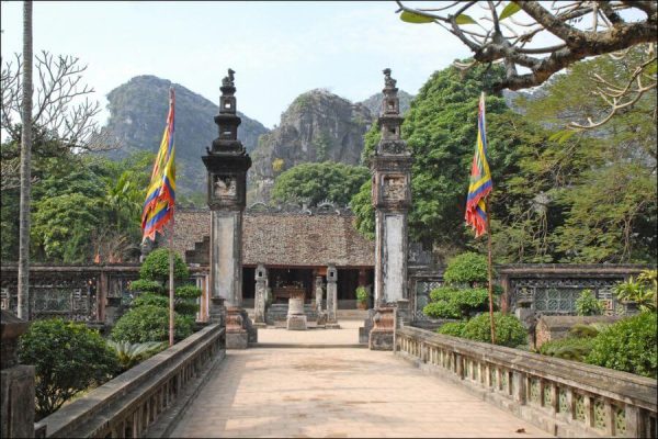 DInh and Le Temples - Ninh Binh Private Car