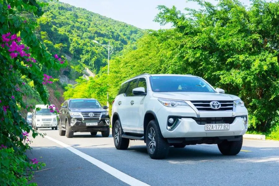 Travelling To Halong Bay by Private Car—Ninh Binh Private Car