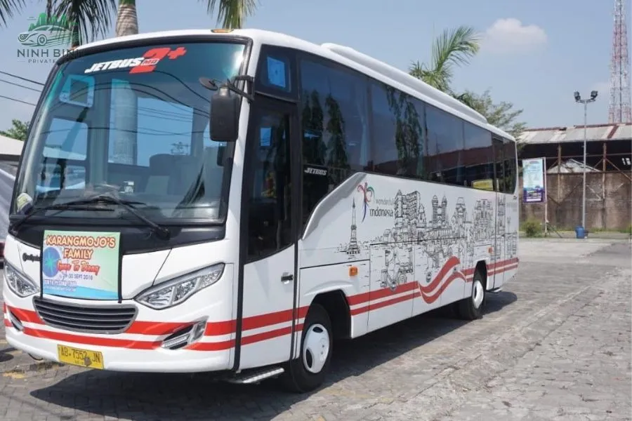 Travelling To Halong Bay by Standard Bus - Ninh Binh Private Car
