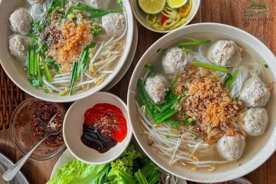 Bun Moc Kim Son (Mushroom Pork Ball Noodle Soup)