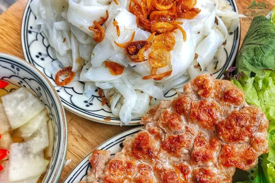 Banh Cuon Cha Nuong (Steamed Rice Rolls with Grilled Pork) Ninh Binh Street Food