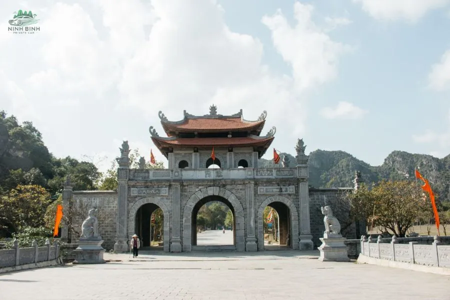 Hoa Lu Ancient Capital - Ninh Binh Private Car